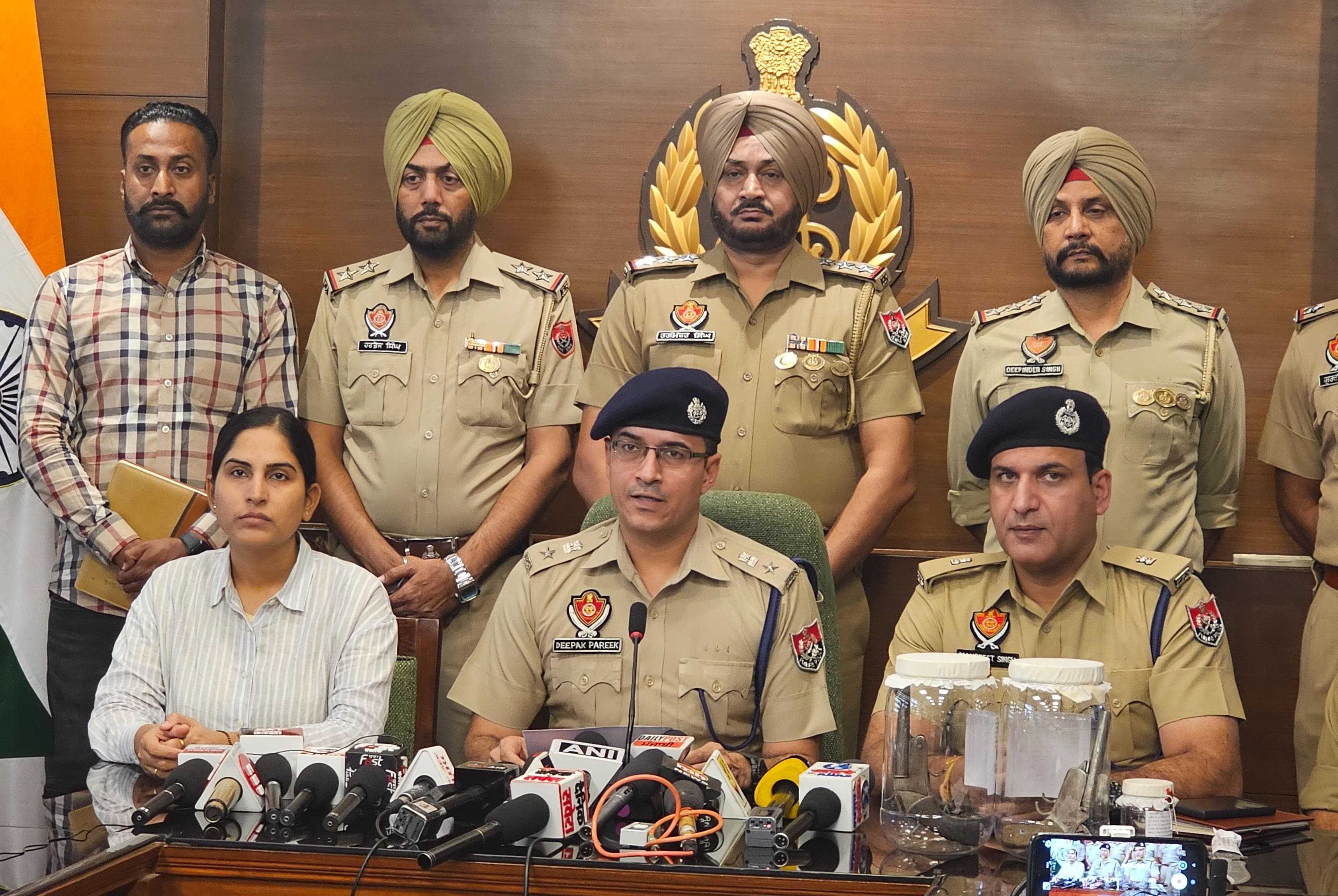 एसएएस नगर पुलिस ने ढकोली शराब की दुकान डकैती में शामिल चार लुटेरों को गिरफ्तार किया
